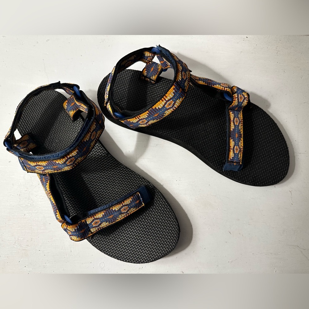 Teva Sandal - New!